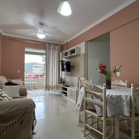 Apartamento 2 Dorm. Em Bombas Sc ボンビーニャス エクステリア 写真